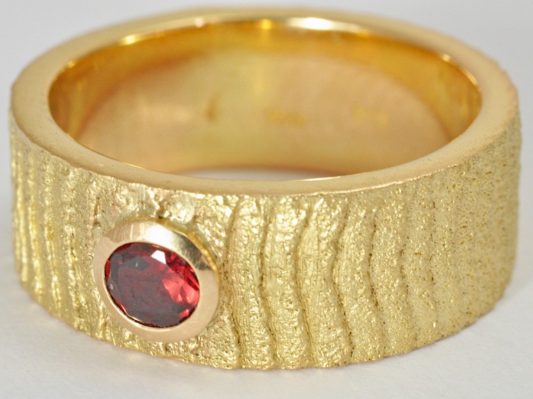 Ring, Gold 750, Granat, Sepiaguss